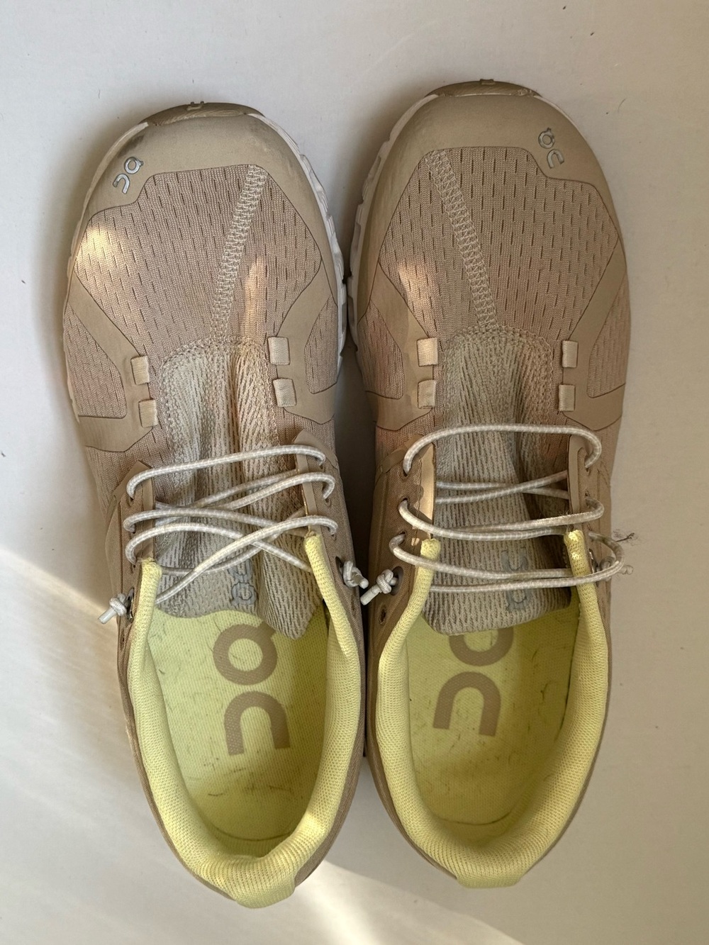 On Running Beige Sneakers with Pale Yellow Interior
